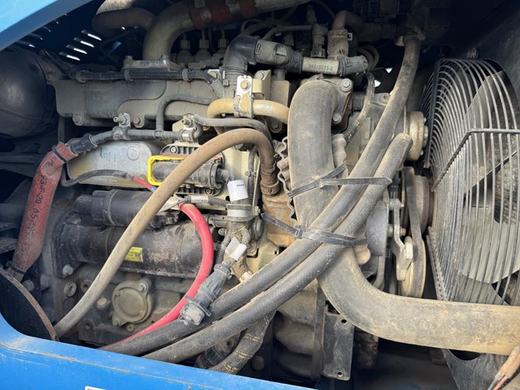 #1460-•-2014-genie-1056-telehandler-image-42