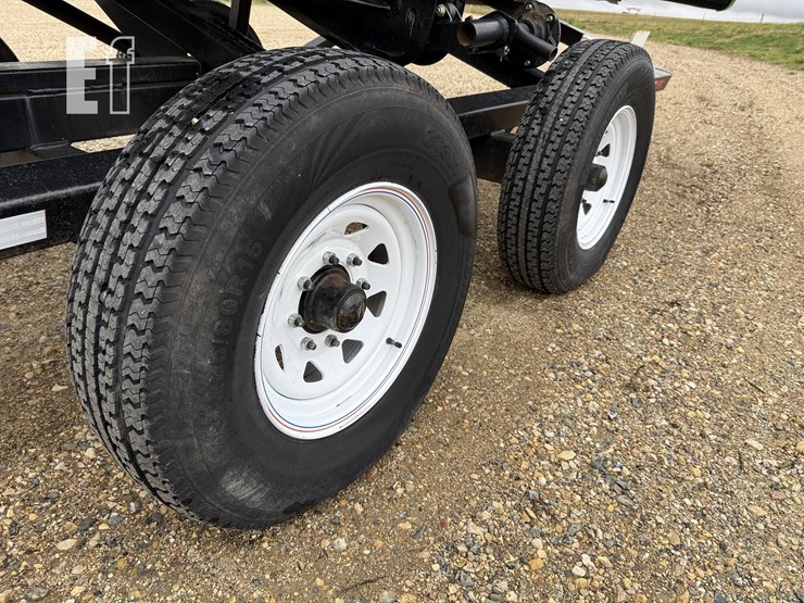 2013-john-deere-435d-image-15