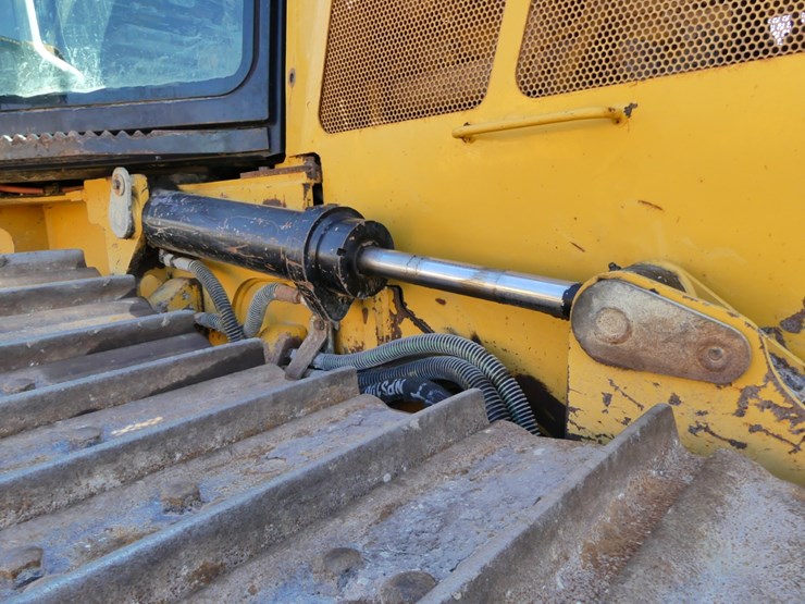 2018-caterpillar-d5k2-image-11