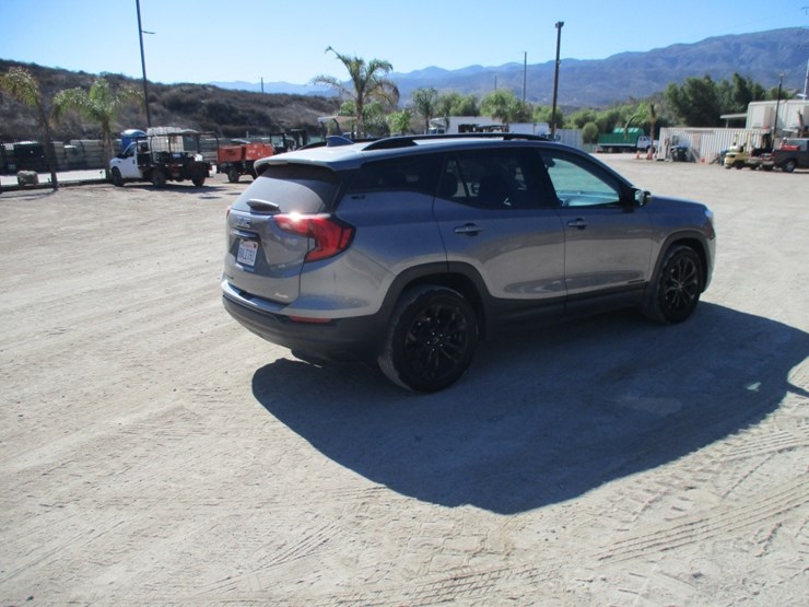 2021-gmc-terrain-slt-image-3