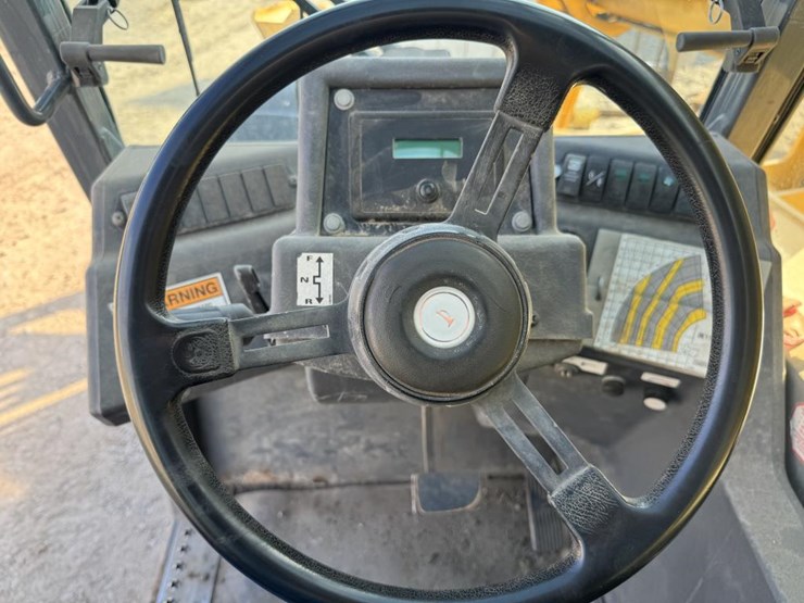 2013-gehl-dl11-image-39