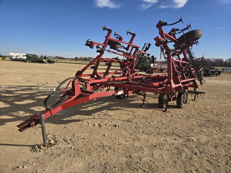 case-ih-4800-image-1