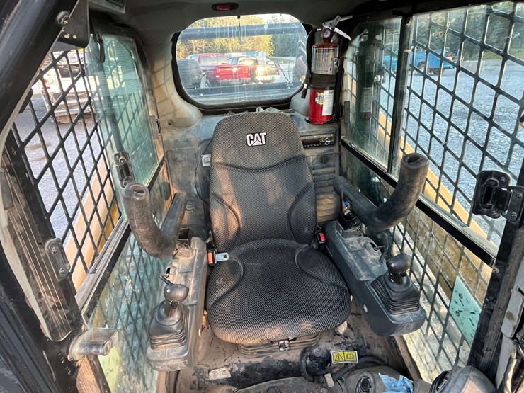 2020-caterpillar-289d3-image-35