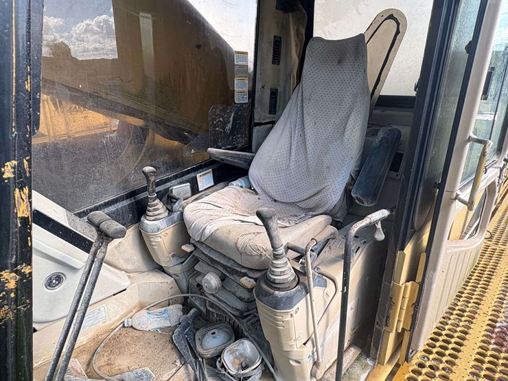 1998-caterpillar-375l-image-54