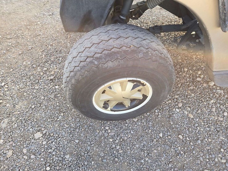 2017-e-z-go-txt-elite-lithium-golf-cart-image-6