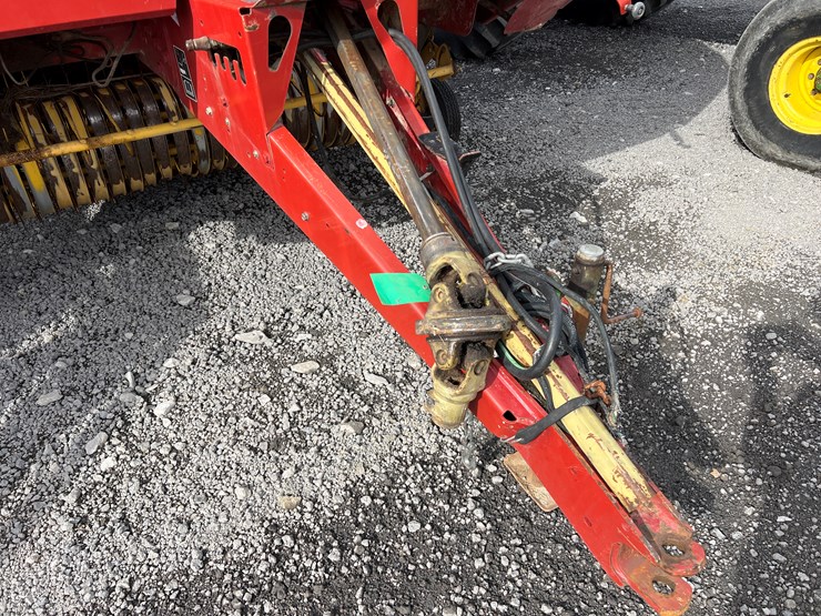 new-holland-br7080-image-15