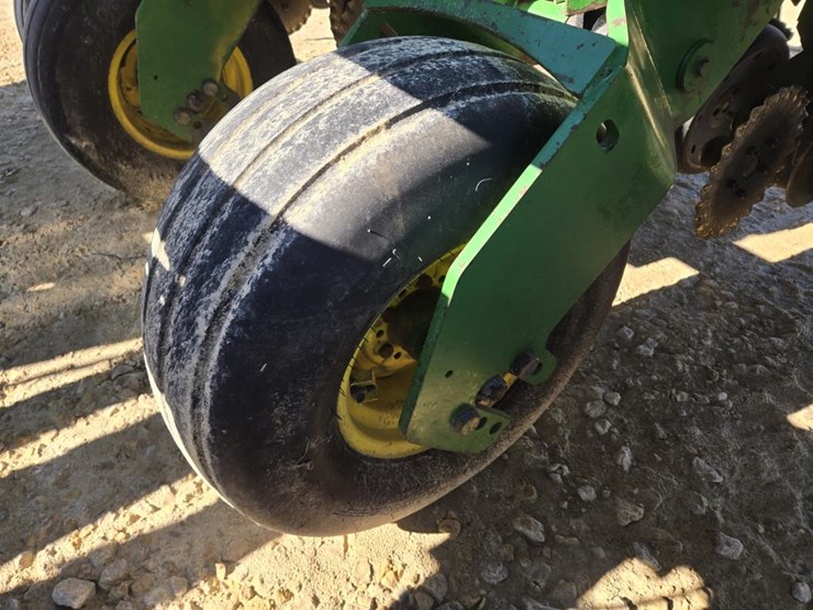 2025-john-deere-1780-image-12