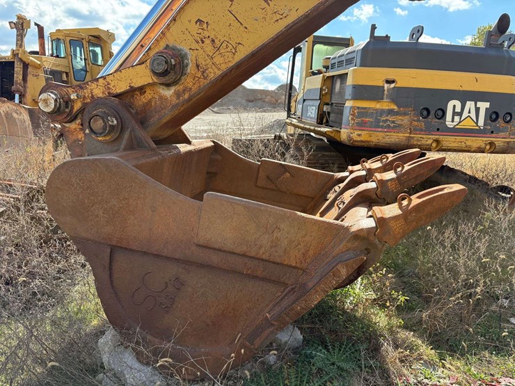 1995-caterpillar-375l-image-8