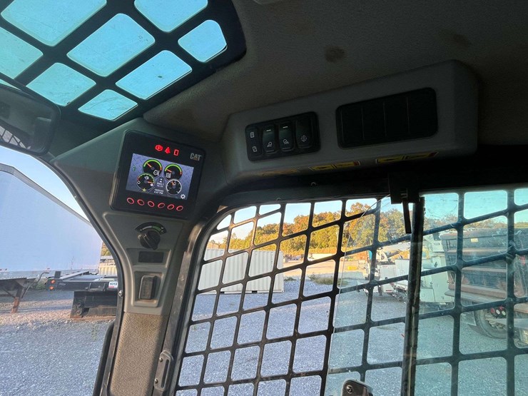 2020-caterpillar-289d3-image-38