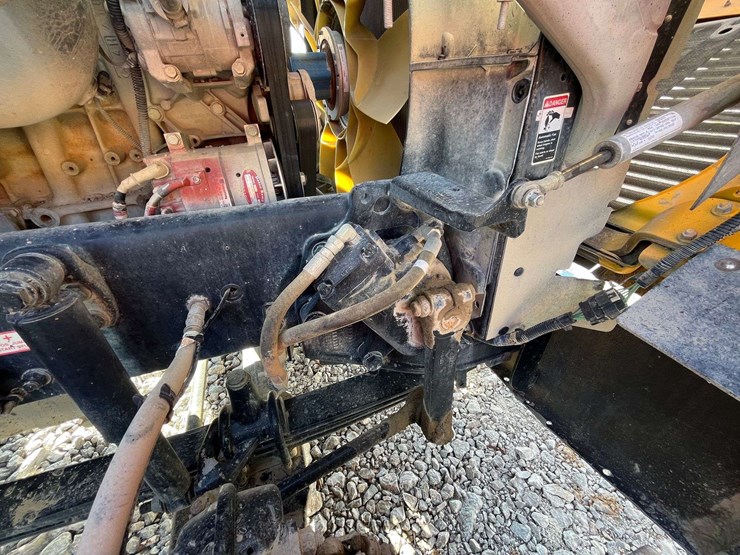 2020-freightliner-122sd-image-55