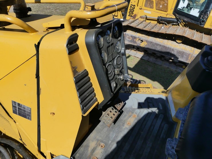 2004-caterpillar-d5g-image-11