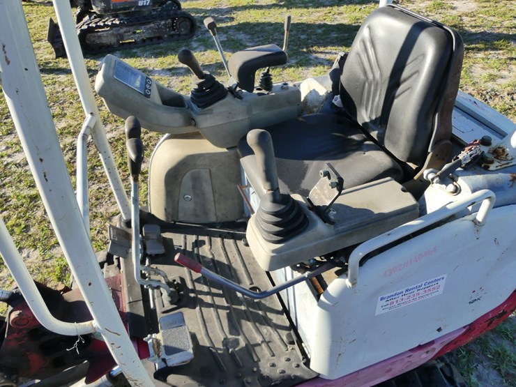 takeuchi-tb216-image-12