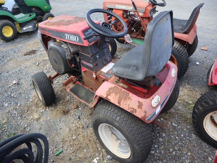 wheel-horse-lawn-&-garden-tractor-image-6