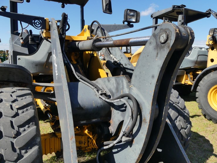 2015-deere-204k-image-8