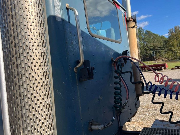 1995-international-f9370-image-12