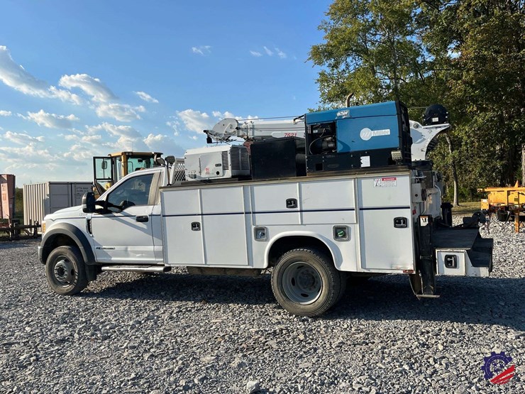 2017-ford-f550-xl-image-3