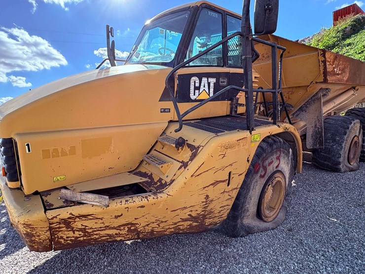 2007-caterpillar-740-image-38