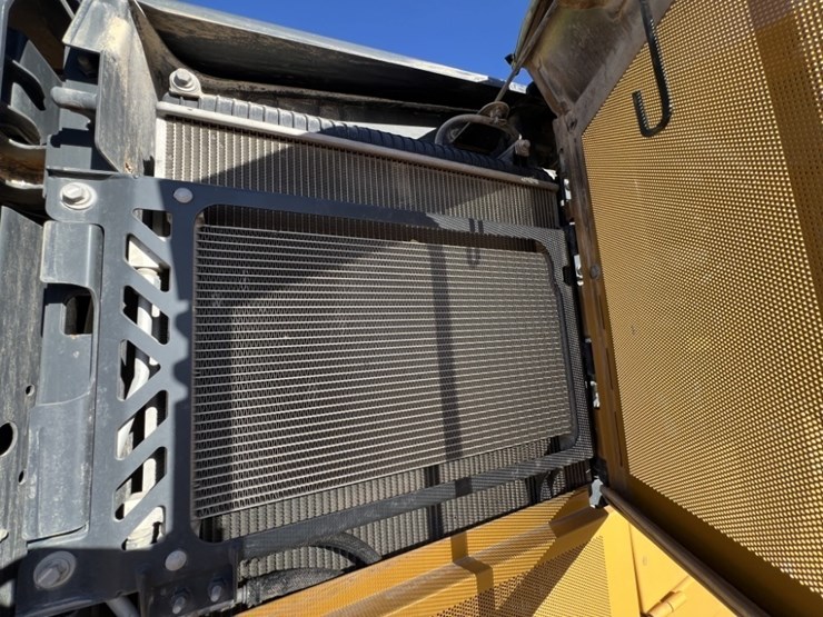 2018-deere-872gp-image-41