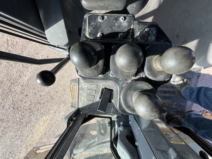 2018-deere-872gp-image-49