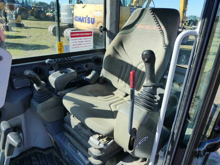 takeuchi-tb235-2-image-13