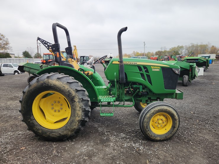john-deere-5065e-image-1