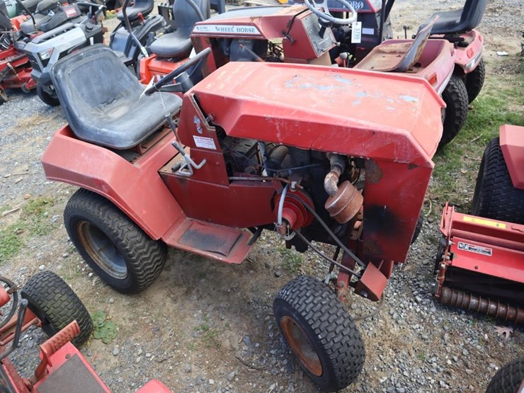 wheel-horse-lawn-&-garden-tractor-image-1