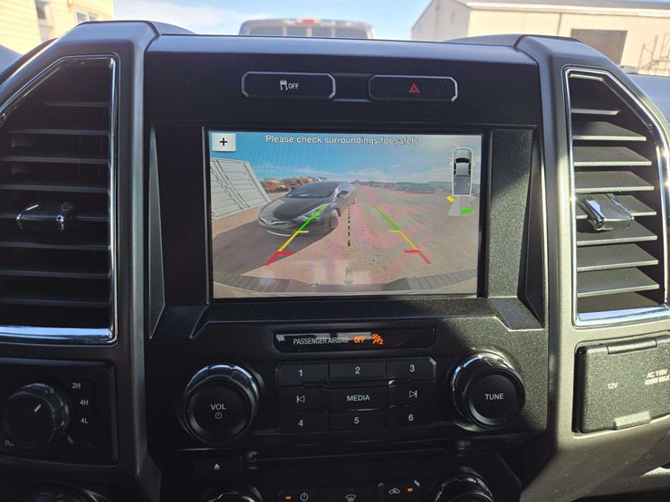 2016-ford-f150-lariat-image-16