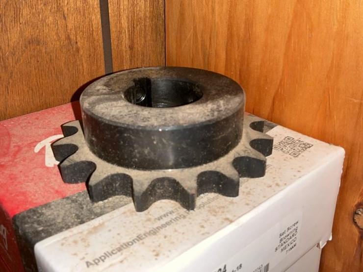 #752-•-bushings,-sprockets-and-miscellaneous-parts-image-32