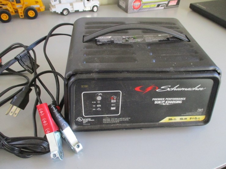 schumacher-12-volt-premier-performance-chager-image-1