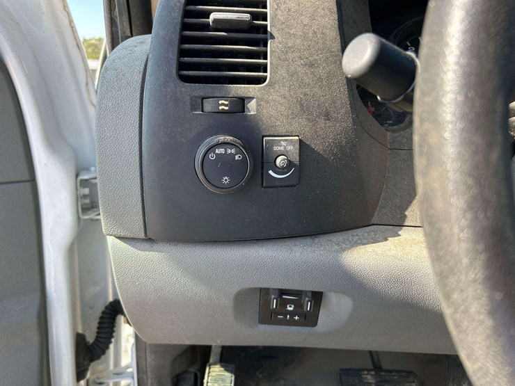 2013-chevrolet-silverado-1500-image-14