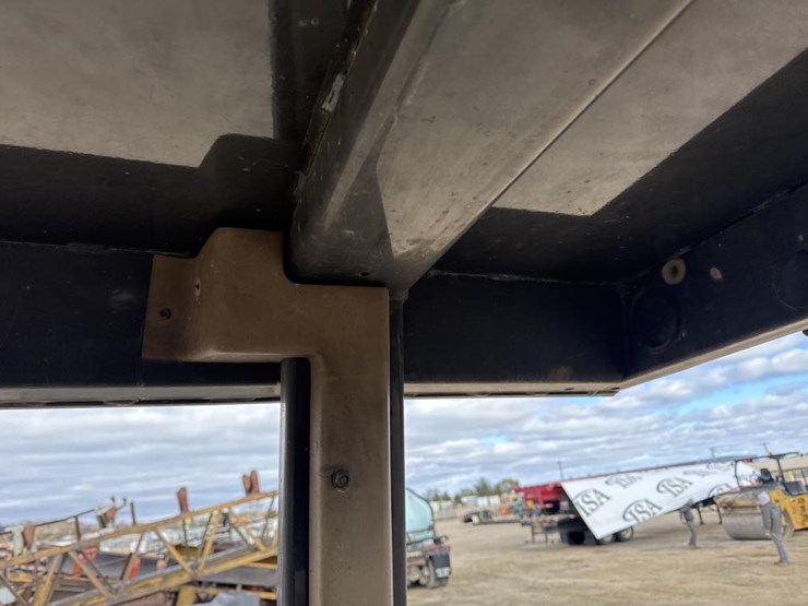 2008-case-570l-xt-image-35