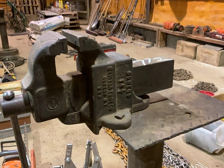 #772-•-vice-on-stand-image-1