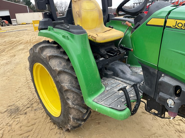 john-deere-3032e-image-13