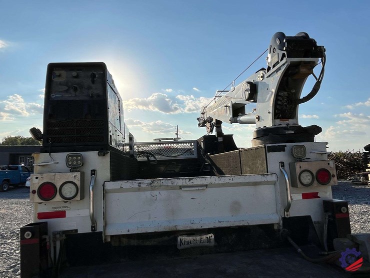 2017-ford-f550-xl-image-34