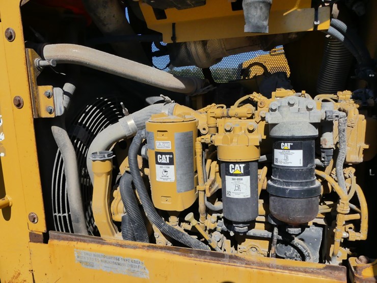 2018-caterpillar-d5k2-image-12