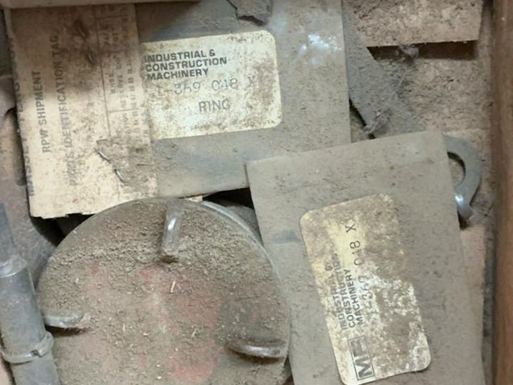 #752-•-bushings,-sprockets-and-miscellaneous-parts-image-35