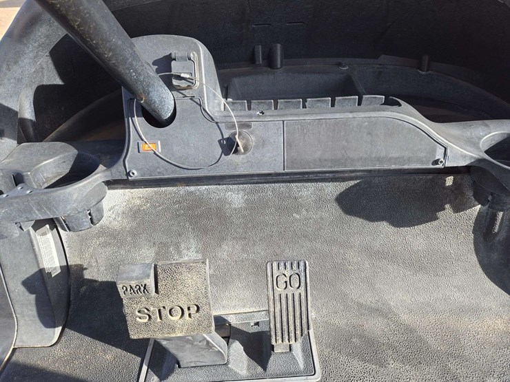 2017-club-car-precedent-golf-cart-image-17