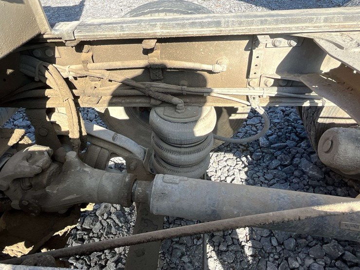 2020-freightliner-122sd-image-80