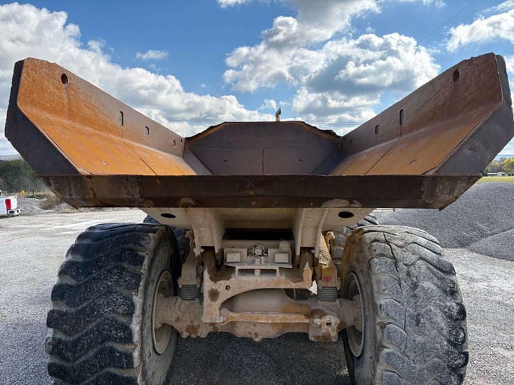 2006-caterpillar-740-image-23