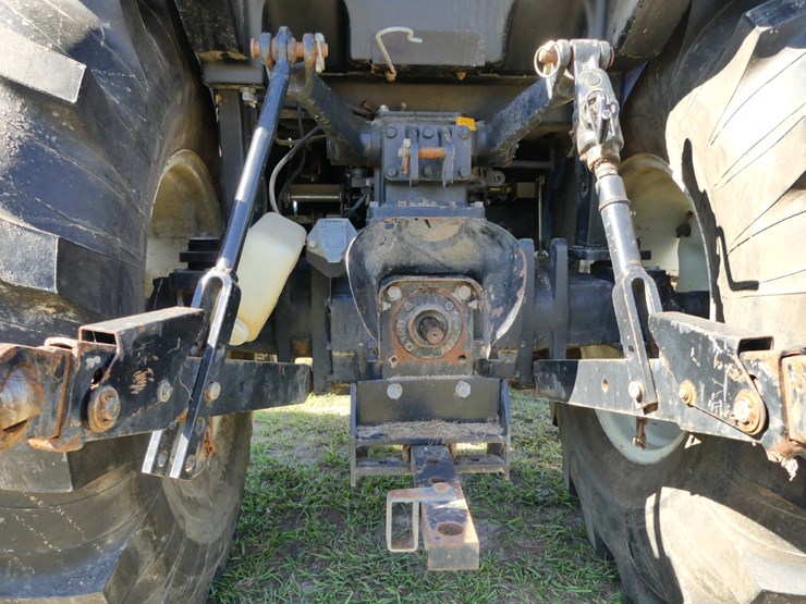 new-holland-t2420-image-5