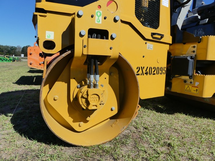 2019-caterpillar-cb24b-image-6