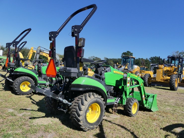 2022-john-deere-1025r-image-4