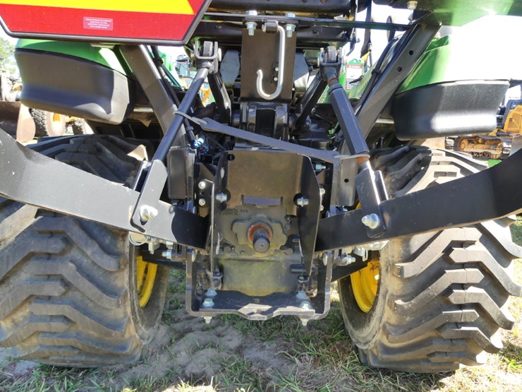 2022-john-deere-1025r-image-5