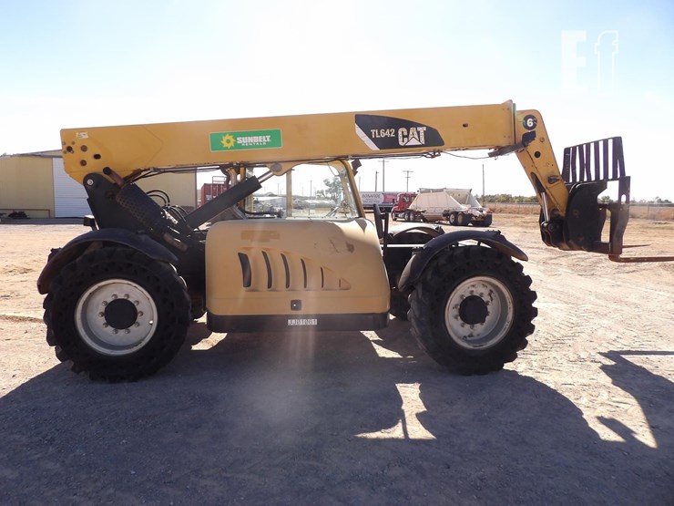 caterpillar-tl642-image-7