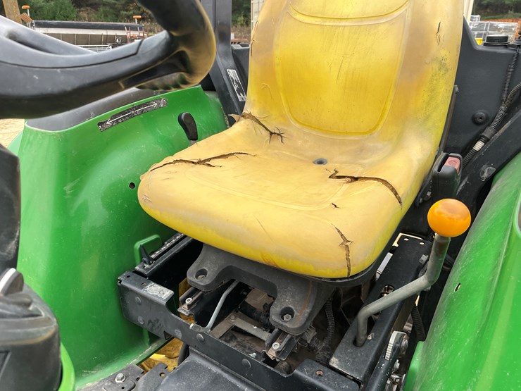 john-deere-3032e-image-46
