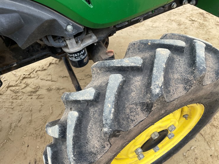 john-deere-3032e-image-75