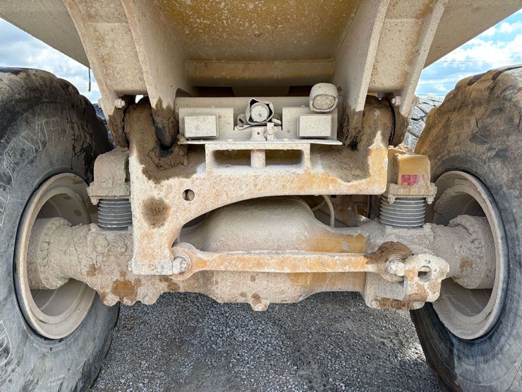 2006-caterpillar-740-image-24