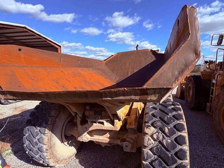 2007-caterpillar-740-image-32