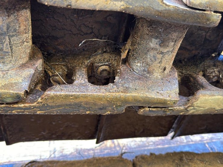 2008-deere-750j-xlt-image-16