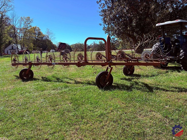 enoagricola-rossi-rt7-9-9-wheel-hay-rake-image-4